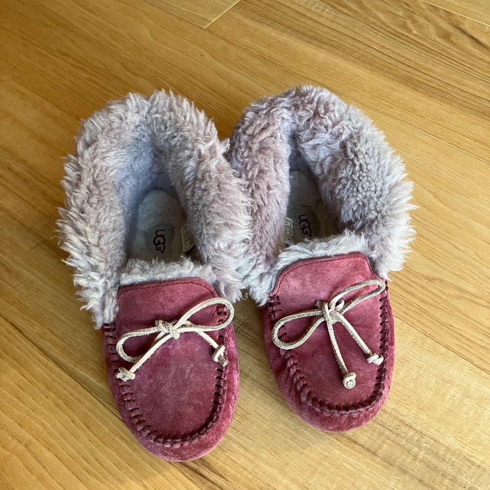 Ugg slippers, size 5